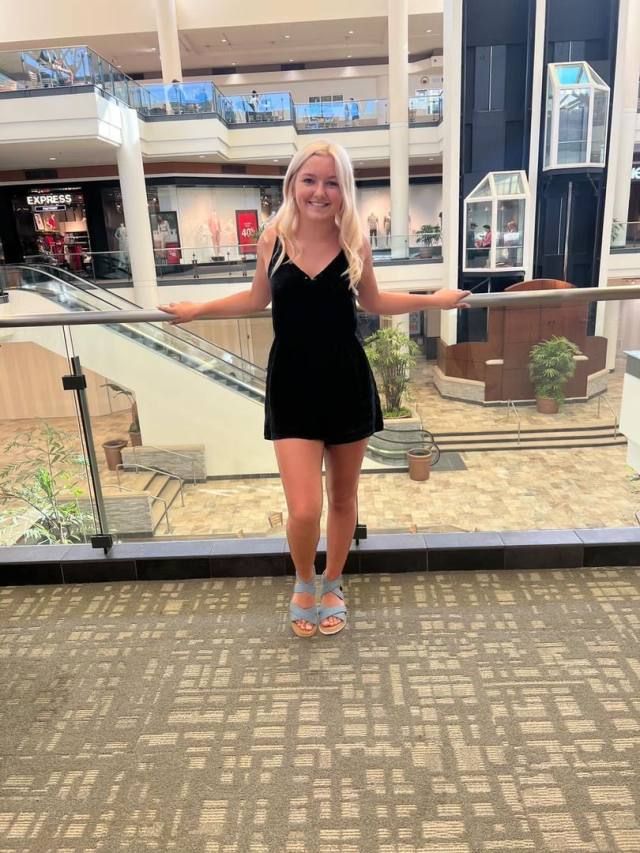 Strictly hook up I like to suck your dick and lick your cock..it’s my turn on. Blow job lover👅🍆😍 Deep throat Also available f - Image 2